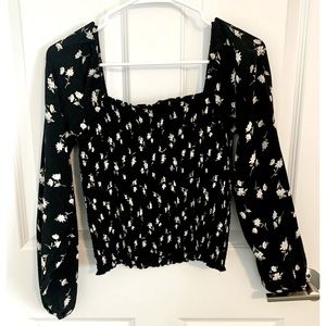 American Eagle Smocked Off the Shoulder Daisy Print Top in Size Small